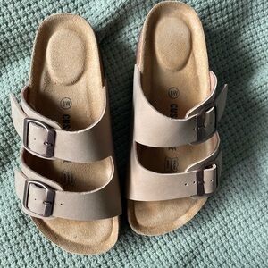 Cushionaire Women's Lane Cork Footbed Sandal With +Comfort in Taupe 6W